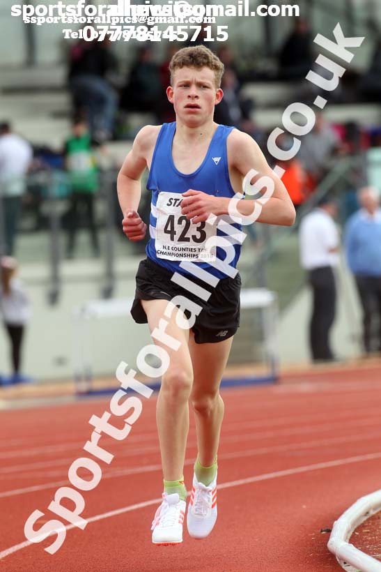 Mens under-17 3000 metres, North Eastern Track and Fields Champs., Middlesbrough. Photo: David T. Hewitson/Sports for All Pics